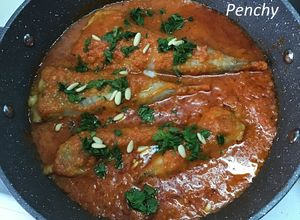Foto principal de Rape con salsa de pimientos y piñones al vino dorado