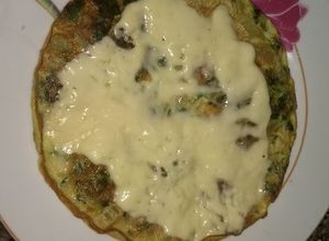 Una foto de Omelette de acelga abierto ligth
