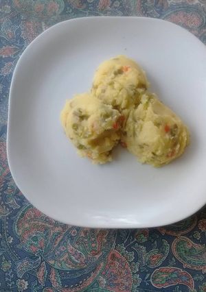 A picture of Mash with vegetable.