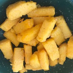 A picture of Polenta chips.