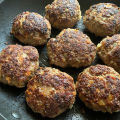 A picture of Simple Beef Rissoles.