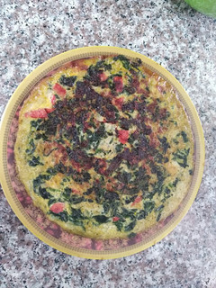 Una foto de Tortilla de espinaca con chorizo