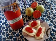Una foto de guayaba licuado