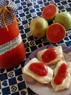 Una foto de Dulce de guayaba o mermelada