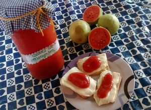 Una foto de Dulce de guayaba o mermelada