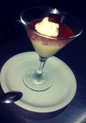 Foto principal de Panna Cotta con salsa de frutilla 😄