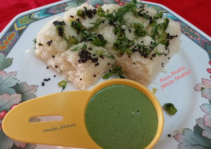 Rava Dhokla/White Dhokla/Rava Steamed Cake