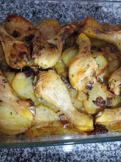 Una foto de Pollo al horno con cerveza