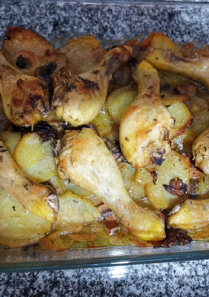Una foto de Pollo al horno con cerveza