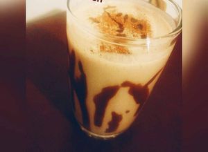 صورة لوصفة سموزي الجبن و الموز. (banana milkshake)