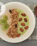 Smoothies Avocado with Almond, Oat and Granola