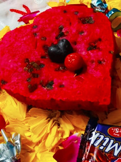 रेड वेलवेट केक (Red velvet cake recipe in Hindi) रेसिपी मुख्य फोटो