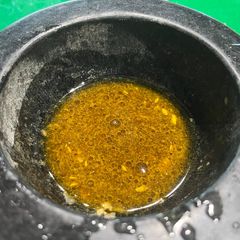 A picture of Pomegranate molasses salad dressing.