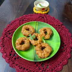 A picture of Mudhi bara(perfect snacking).