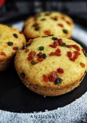 ভ্যানিলা কাপ কেক (ডিম ছাড়া, ওভেন ছাড়া)(vanilla cup cake recipe in Bengali) রেসিপির প্রধান ছবি