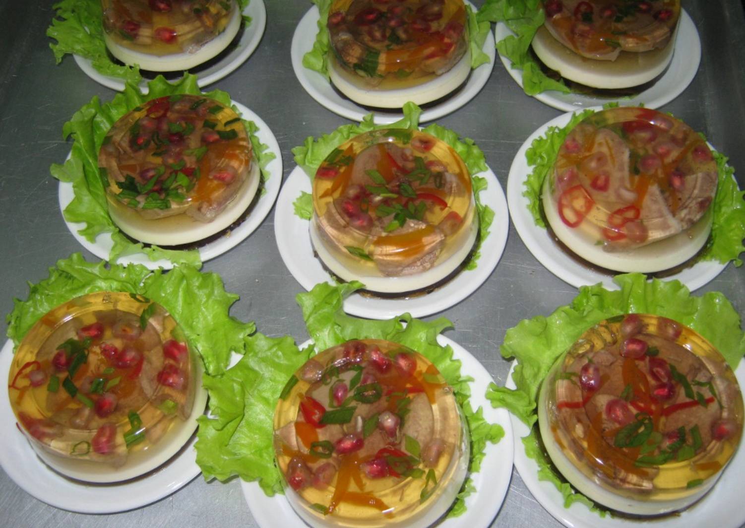 заливное из мяса. яйца фаберже заливное. рецепты заливной закуски. холодец яйца фаберже. террин — terrine.