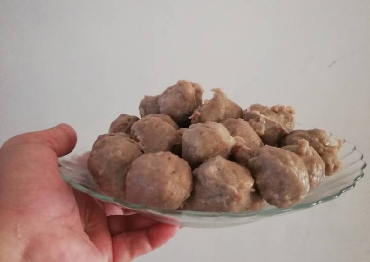 Bagaimana Membuat Bakso sapi mantap yang Menggugah Selera