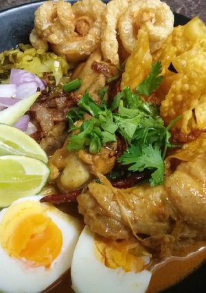A picture of Khao Soi.