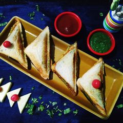 A picture of Veg cheese toast sandwich.