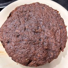 A picture of Plum cake.