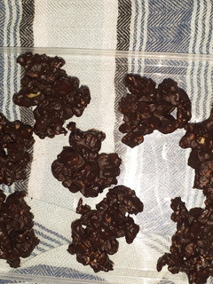 வால்நட் டிராப்ஸ் (Walnut drops recipe in tamil) செய்முறை முக்கிய புகைப்படம்