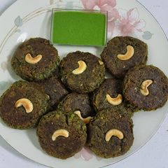 A picture of Hara bhara kabab.