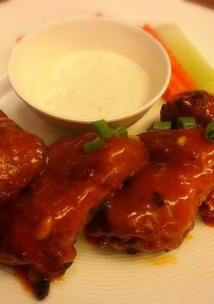 รูปของ ปีกไก่ทอดซอสสามรส #งบ60บาท