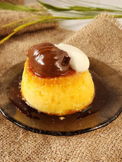 Una foto de 🍮 Flan clásico con caramelo, sin horno, sin microondas 🍮
