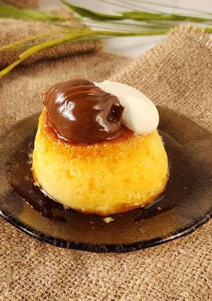 Una foto de 🍮 Flan clásico con caramelo, sin horno, sin microondas 🍮