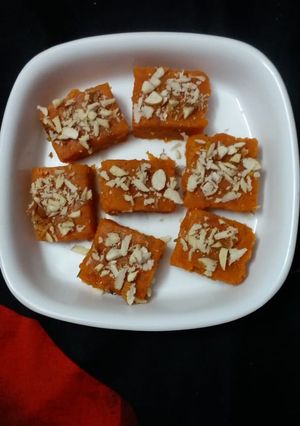 A picture of Carrot Burfi.