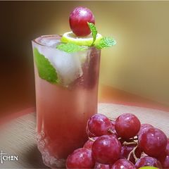A picture of Ginger wine Grapes cocktail.