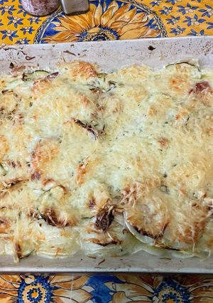 Une photo de Gratin de navet blanc et courgette au jambon cru et emmental