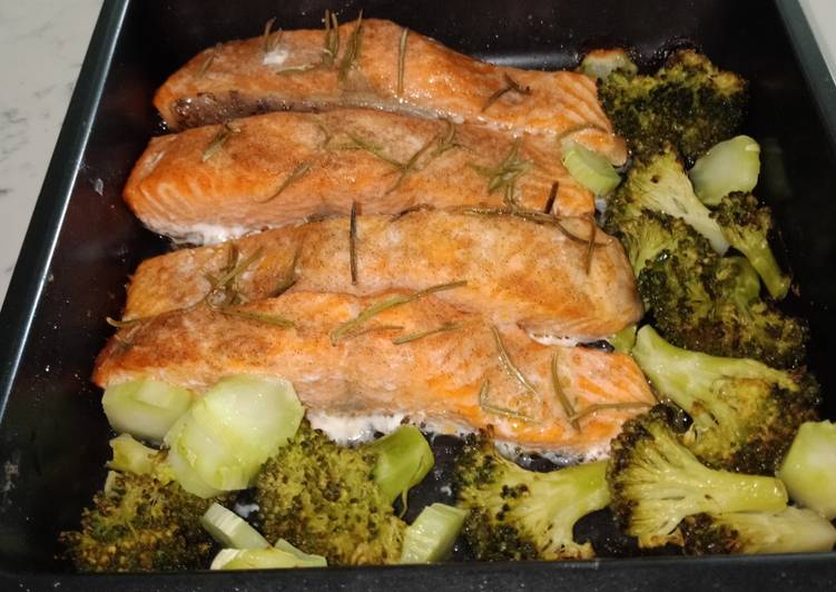 Bumbu Membuat Ikan salmon fillet &amp; brokoli oven yang Enak