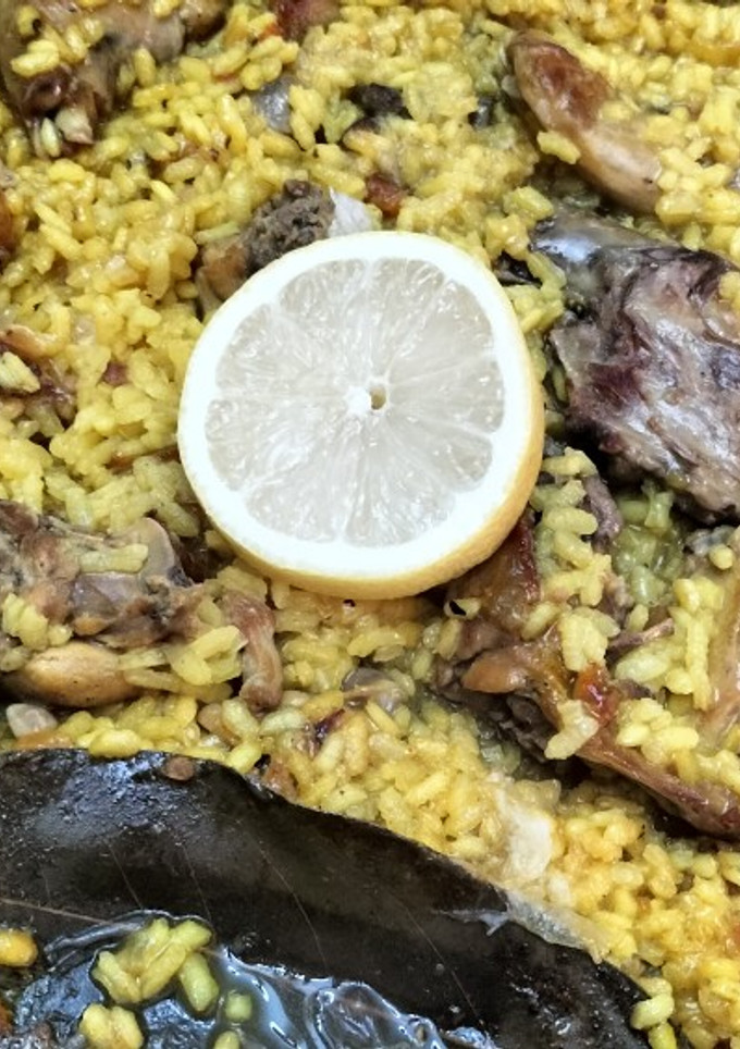 Una foto de Arroz con conejo