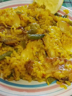 Una foto de Paella valenciana