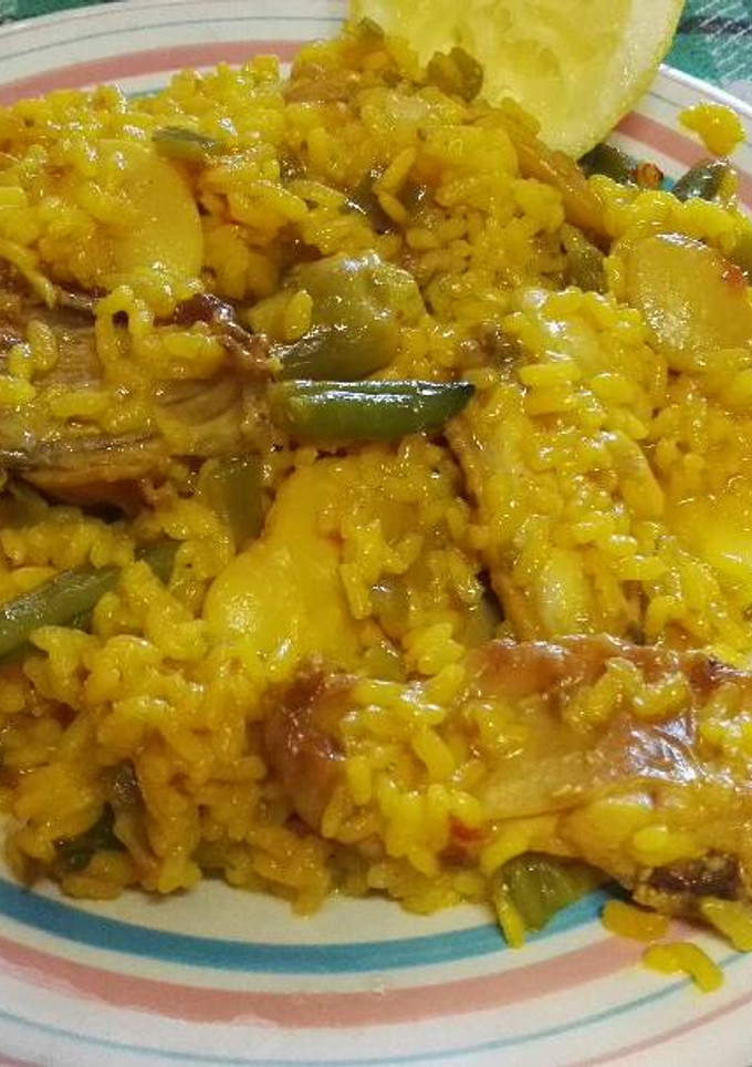Una foto de Paella valenciana