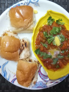 பாவ் பாஜி (Bhav bhaji Recipe in Tamil) செய்முறை முக்கிய புகைப்படம்