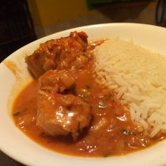A picture of Peanut butter chicken.