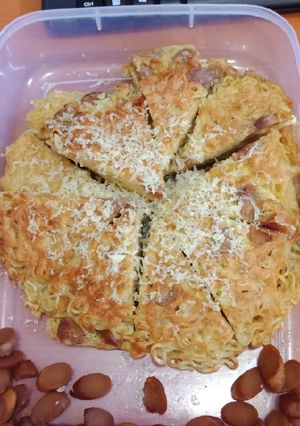 Foto resep Omelet mie ala pizza mie sosis keju