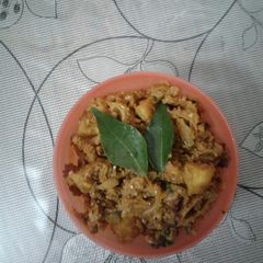 A picture of Bitter gourd with potatoes.