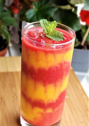 A picture of Mango Strawberry Cooler.