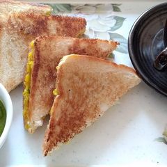 A picture of Spicy Potato Sandwich.