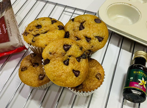 A picture of Eggless Vanilla & Chocolate Chip Muffins.