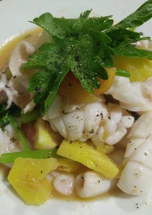 Hình của món Mực xào thơm cà.