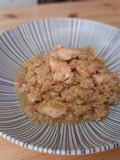 Una foto de Quinoa con pollo sabor Cookpad