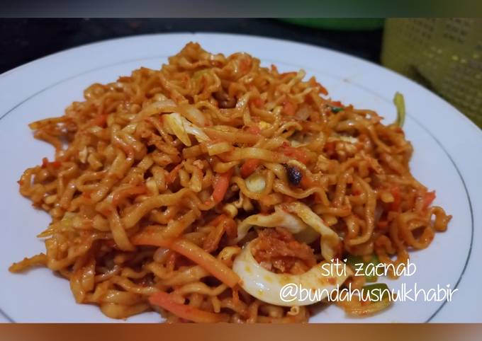 Ternyata begini lho! Resep gampang buat Mie goreng jawa endulll yang nagih banget