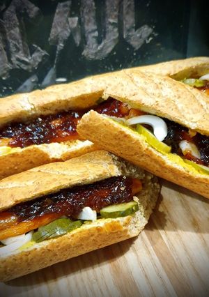 Une photo de Hot-dogs de carotte, relish aux oignons rouges