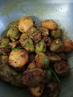 নিরামিষ পটল আলুর দম (Niramish potol aloor dum recipe in Bengali) রেসিপির প্রধান ছবি