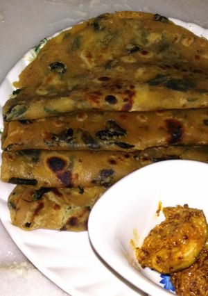 মেথি পরোটা (methi parota recipe in Bengali) রেসিপির প্রধান ছবি