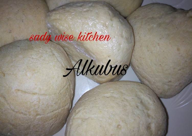 Step By Step Guide To Make Homemade Semovita Alkubus Cookandrecipe Com